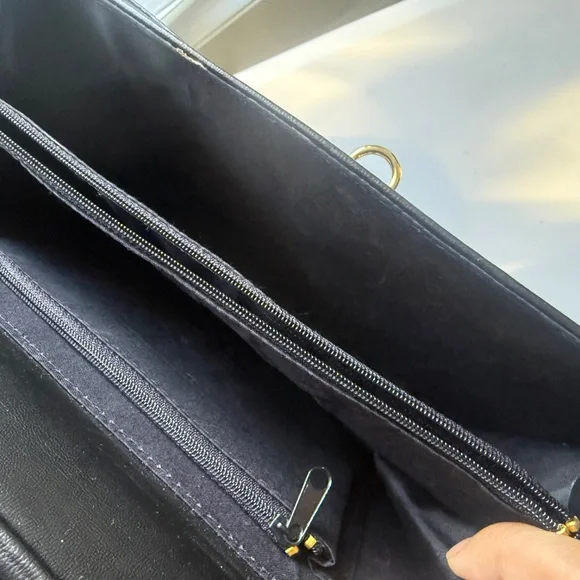 Angelina Collection Classic Black Quilted Chain Shoulder Bag - Picture 7 of 8